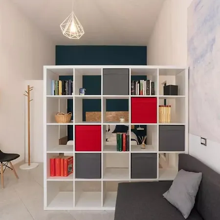 Domus *